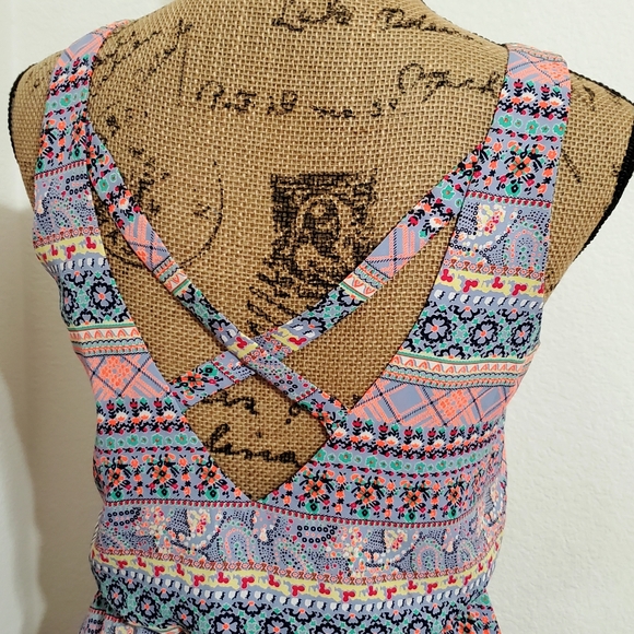 LUSH Floral abstract sundress multicolored Small criss-cross back - Picture 7 of 8